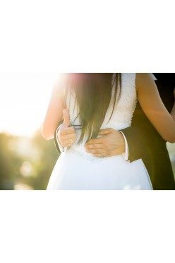 Suknia ślubna z kryształkami SWAROVSKIEGO