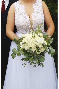 Zwiewna suknia ślubna + welon katedralny