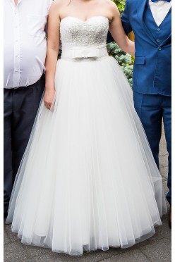 Sprzedam suknię ślubną wraz z dodatkami