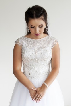 suknia ślubna, bogato zdobiony gorset