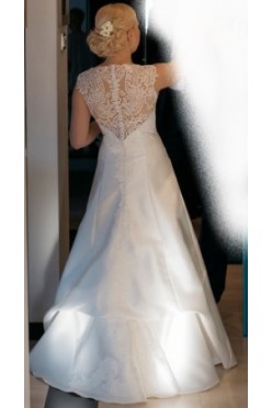 Zachwycająca suknia ślubna Kery z kolekcji NABLA