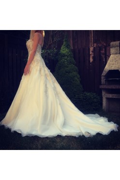 Piękna suknia z kryształami Justin Alexander