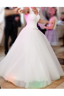 Piękna Suknia Ślubna Śmietankowa