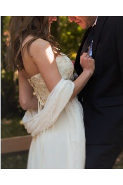 Delikatna suknia ślubna ecru