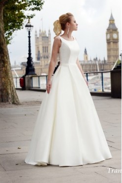 Piękna suknia ślubna TRANSE