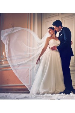 Wyjatkowa suknia slubna Vanessa model 1607 kolor ivory