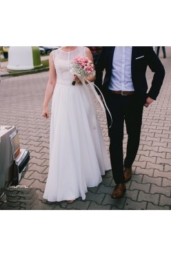 Zwiewna prosta suknia