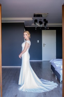 Suknia Sincerity 3916 rozmiar 36/38 Tren Syrenka