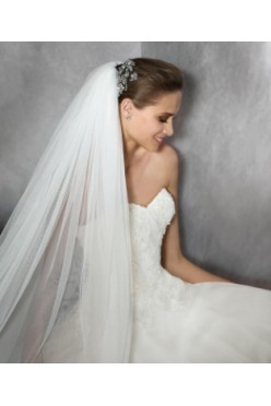 Śliczna sukienka marki Pronovias