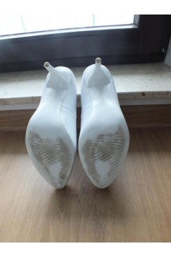 Buty ślubne białe