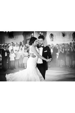 Piękna suknia rybka salon Madonna w Warszawie