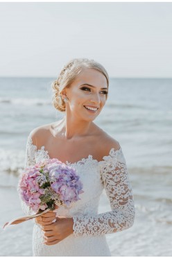 Piękna koronkowa suknia ślubna Cosette + welon i ozdoba