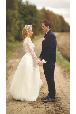 Suknia Slubna ręcznie naszywane aplikacje