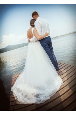 Zjawiskowa tiulowa suknia z trenem, GALA