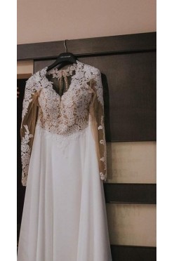 Suknia ślubna Lillian West 6412 z 2017r
