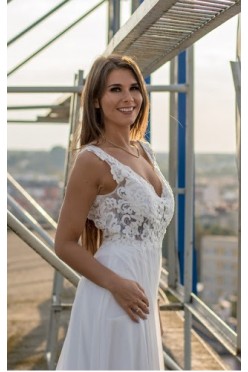 Nowa suknia ślubna z trenem, odkryte plecy