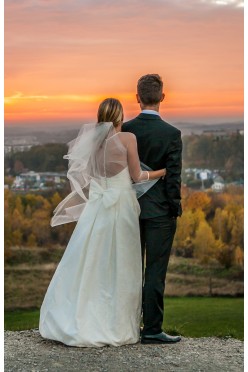 Piękna, elegancka suknia ślubna Avalyn Nabla