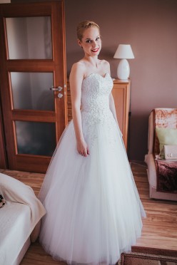 Suknia ślubna, welon, bolerko