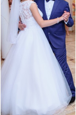 Piękna suknia ślubna