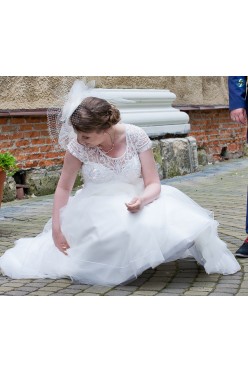 Suknia slubna ecru koronka hiszpańska