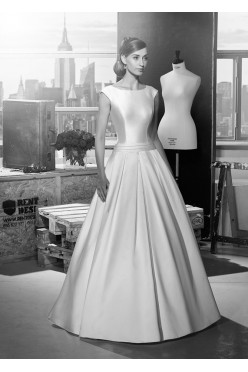 suknia firmy Galla - Odetta  dla wysokiej panny młodej