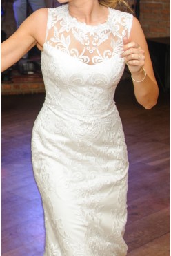 Przepiękna koronkowa suknia Gala Nessa (rozm. 36-38)