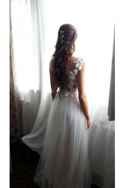 Piękna delikatna suknia w stylu Boho