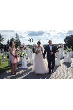 Wyjątkowa suknia szuka nowej właścicielki