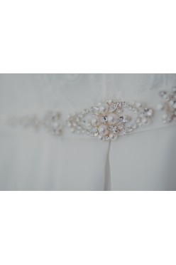 Suknia ślubna z salonu  r. 36-38