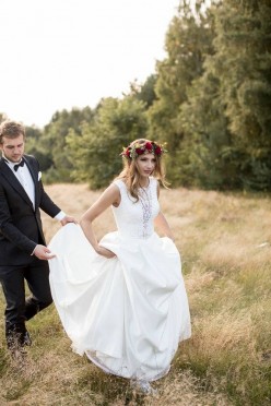 Szykowna Suknia ślubna- Claudia z kolekcji MONICA LORETTI