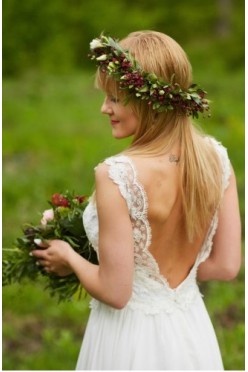 Suknia ślubna z welonem