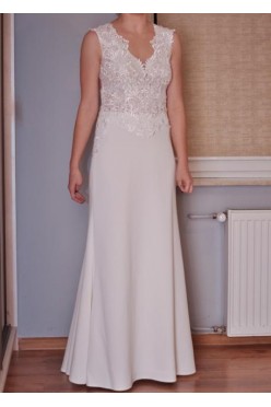 Prosta Elegancka Suknia Ślubna