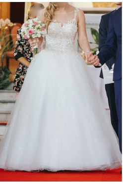 Suknia slubna r.36-38 z dwoma welonami i duza parasolka!