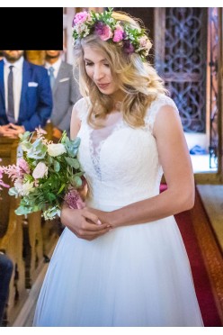 Stylowa Suknia Ślubna - piękna koronka z klasą