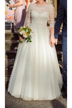 Koronkowa suknia ślubna