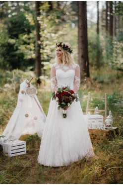 Piękna koronkowa suknia ślubna boho Amy Love Juno r. 36 tren