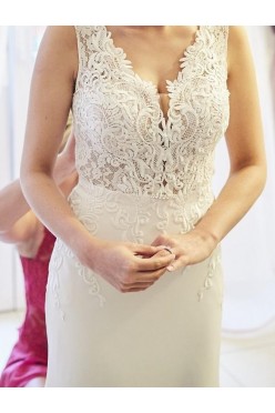 Piekna delikatna suknia slubna