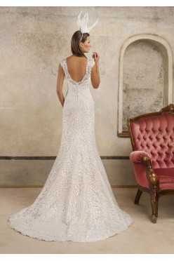 koronkowa suknia ślubna z salonu Fulara & Żywczyk w Krakowie