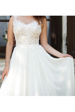 Muślinowa suknia ślubna z gipiurą- długi welon gratis!