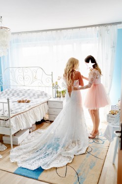 sprzedam piękna sukienkę ślubną