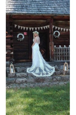 Suknia ślubna kolekcja Berta Bridal