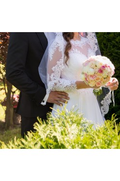 Delikatna suknia ślubna Gala