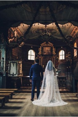 Suknia ślubna Dominiss Dzhaklin+ welon