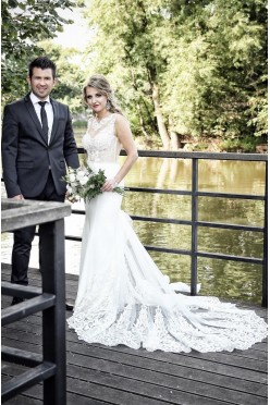 Piękna suknia ślubna z kolekcji ANNAIS BRIDAL model SHEILA