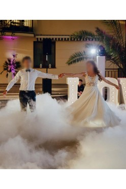 Jedyna taka suknia ślubna! Lekka, zwiewna z długim welonem!