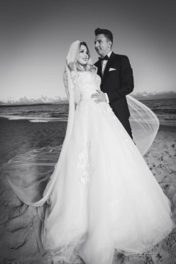 PRZEPIĘKNA SUKNIA ŚLUBNA