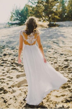 Lekka, zwiewna suknia muślinowa z koronką!