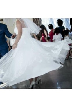 Zjawiskowa suknia w literę A,koronkowy dół