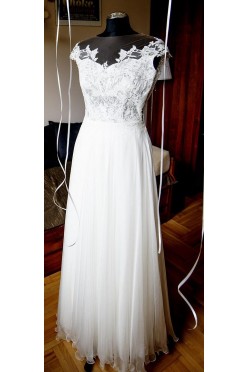 Anna Kara Marcie r 36