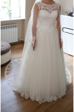 Suknia Ślubna z salonu + długi welon z koronką